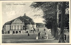 Bild des Verkufers fr Ansichtskarte / Postkarte Kassel in Hessen, staatliche Schauspiele, Personen, Park zum Verkauf von akpool GmbH