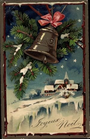 Präge Ansichtskarte / Postkarte Glückwunsch Weihnachten, Glocke, Tannenzweige, Kirche