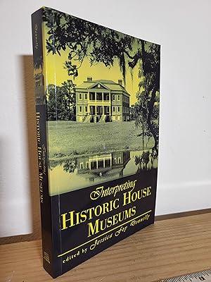 Image du vendeur pour Interpreting Historic House Museums (American Association for State and Local History) mis en vente par Losaw Service