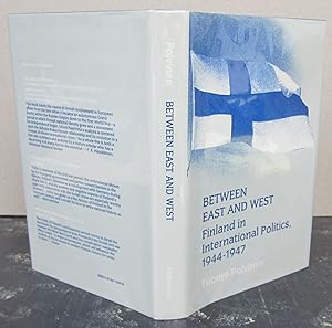 Immagine del venditore per Between East and West: Finland in International Politics, 1944-1947 venduto da Midway Book Store (ABAA)