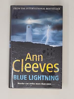 Immagine del venditore per Blue Lightning venduto da Cross Genre Books