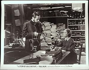 Image du vendeur pour The Story of Louis Pasteur 8 x10 Still 1936 Paul Muni, Josephine Hutchinson! mis en vente par AcornBooksNH