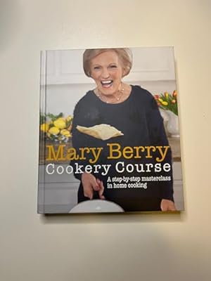 Immagine del venditore per Mary Berry Cookery Course venduto da WeBuyBooks