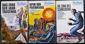 Bild des Verkufers fr Drei Perry Rhodan Planeten-Romane: Spur der Feuerkugel (Hoffmann) / Das Erbe der Jahrtausende (Kneifel) / Die Zone de Schreckens (Voltz). zum Verkauf von buch-radel