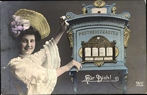 Ansichtskarte / Postkarte Frau in Damenhut am Postbriefkasten, Für Dich