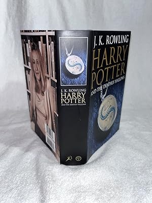 Harry Potter and the Deathly Hallows Slytherin Edition (relie) - Rowling  J.K: 9781526618368 - AbeBooks