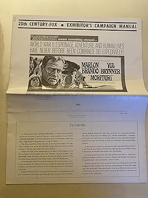 Image du vendeur pour Morituri Pressbook 1965 Marlon Brando, Yul Brynner, Janet Margolin mis en vente par AcornBooksNH