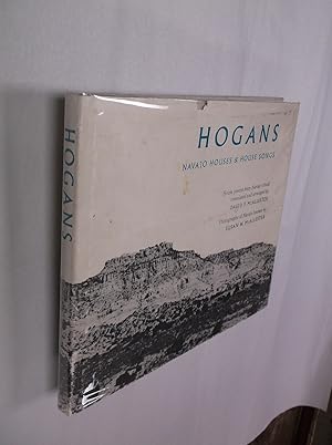 Image du vendeur pour Hogans Navajo Houses & House Songs mis en vente par Barker Books & Vintage