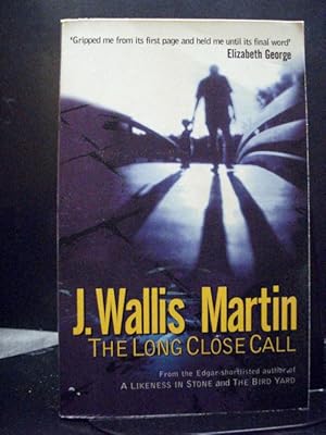 Immagine del venditore per The Long Close Call venduto da Booksalvation