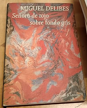 Seller image for Seora de rojo sobre fondo gris for sale by Outlet Ex Libris