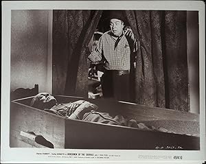 Image du vendeur pour Horsemen of the Sierras 8 x 10 Still 1949 Smiley Burnette and corpse! mis en vente par AcornBooksNH