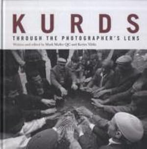 Bild des Verkufers fr Kurds : Through the Photographer's Lens zum Verkauf von AHA-BUCH GmbH