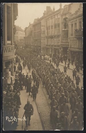 Photo-Carte postale Mülhausen i. E., Transport der Kriegsgefangenen am 26. April 1915