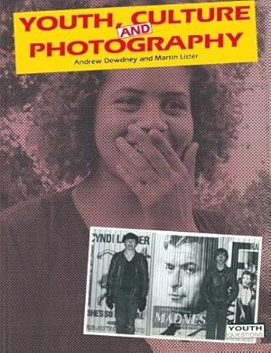Imagen del vendedor de Youth, Culture and Photography (Youth questions) a la venta por WeBuyBooks