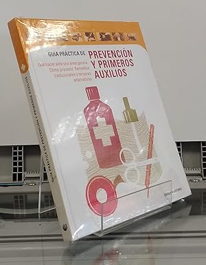 Imagen del vendedor de (NUEVO) Gua prctica de prevencin y primeros auxilios. Qu hacer ante una emergencia. Cmo prevenir. Remedios tradicionales y terapias alternativas a la venta por Librera Dilogo