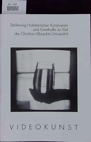 Immagine del venditore per Katalog der Sammlung Videokunst aus dem Besitz der Kunsthalle zu Kiel. venduto da Antiquariat Bookfarm