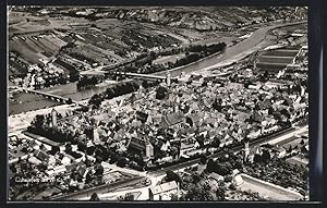 Bild des Verkufers fr Ansichtskarte Ochsenfurt am Main, Fliegeraufnahme der Stadt mit den zwei Brcken und vielen Trmen zum Verkauf von Bartko-Reher