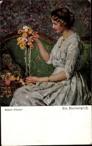 Künstler Ansichtskarte / Postkarte Völcker, Robert, Ein Blumengruß, Dame, Sofa