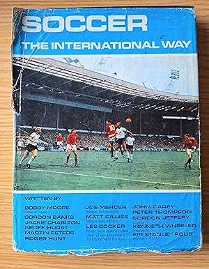 Seller image for Soccer The International Way for sale by Lennon Books