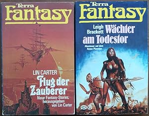 Bild des Verkufers fr Zwei Terra Fantasy-Romane: a) Wchter am Todestor und b) Flug der Zauberer.' zum Verkauf von buch-radel