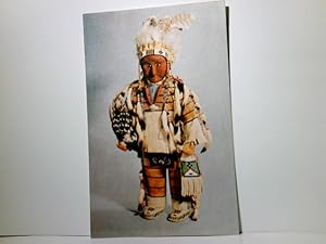 American Indian. Male doll in ceremonial buckskin costume. Blackfood Tribe, Montana. Alte Ansicht...