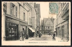 Carte postale Montrichard, La Grande-Rue, vue de la rue