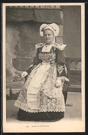 Carte postale Pont-Aven, Marièe, Junge femme en costume typique