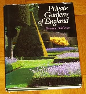 Image du vendeur pour Private Gardens of Englaqnd mis en vente par Makovski Books