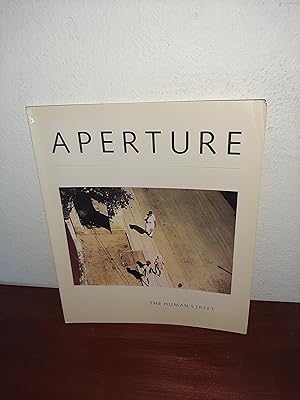 Image du vendeur pour Aperture: The Human Street/Winter 1985 mis en vente par AwardWinningBooks