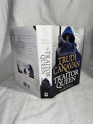 Imagen del vendedor de The Traitor Queen (the Traitor Spy Trilogy) a la venta por JMCbooksonline
