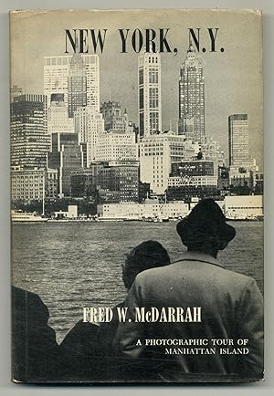 Bild des Verkufers fr New York, N. Y.: A Photographic Tour of Manhattan Island zum Verkauf von Between the Covers-Rare Books, Inc. ABAA