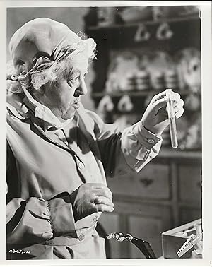 Imagen del vendedor de Murder Ahoy 8 x 10 Still 1964 Margaret Rutherford and test tube! a la venta por AcornBooksNH