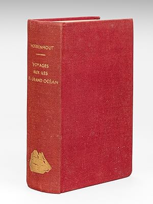 Immagine del venditore per Voyages aux Iles du Grand Ocan (2 Tomes - Complet) Contenant des documens nouveaux sur la gographie physique et politique, la langue, la littrature, la religion, les moeurs, les usages et les coutumes de leurs habitans et des considrations gnrales sur leur commerce, leur histoire et leur gouvernement, depuis les temps les plus reculs jusqu' nos jours. venduto da Librairie du Cardinal