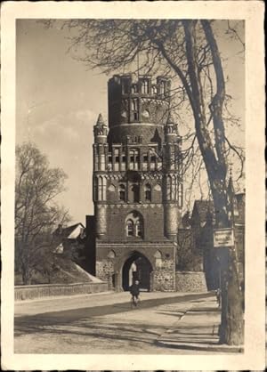 Bild des Verkufers fr Ansichtskarte / Postkarte Stendal in der Altmark, nglinger Tor, Auenseite zum Verkauf von akpool GmbH