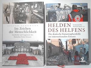 Bild des Verkufers fr Helden des Helfens - Die deutsche Katastrophenhilfe im internationalen Einsatz/ Im Zeichen der Menschlichkeit - Geschichte und Gegenwart des Deutschen Roten Kreuzes. 2 Bcher zum Verkauf von Celler Versandantiquariat