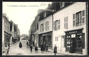 Carte postale Reuilly, La Grande Rue, vue de la rue