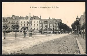 Carte postale Rennes, Place et Avenue de la Gare