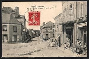 Carte postale Vaiges, Place de l`Église et Route de Laval