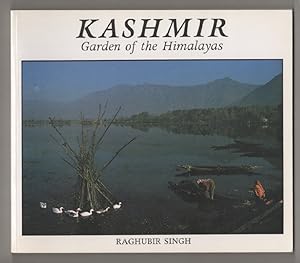 Bild des Verkufers fr Kashmir: Garden of the Himalayas zum Verkauf von Jeff Hirsch Books, ABAA