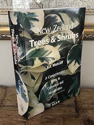 Image du vendeur pour New Zealand Trees and Shrubs mis en vente par CARDINAL BOOKS  ~~  ABAC/ILAB