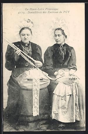 Carte postale Puy, Zwei femme en costume typique beim klöppeln