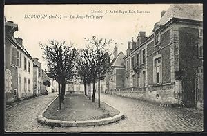 Carte postale Issoudun, La Sous-Préfecture