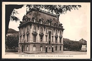 Carte postale Rive-de-Gier, La Caisse d`Epargne et le Monument aux Morts
