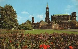 Imagen del vendedor de Dresden oostcard: Blick zum "Italienischen Dorfchen" und zur Hofkirche a la venta por Mobyville