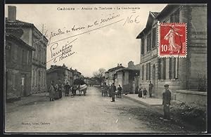 Carte postale Cadours, Avenue de Toulouse, La Gendarmerie