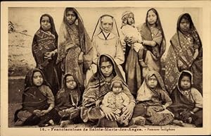 Ansichtskarte / Postkarte Indien, Mission, Gruppenbild der Frauen in Tracht, Nonne