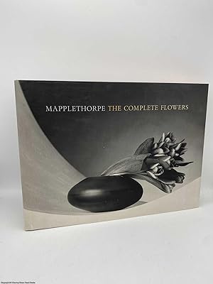 Bild des Verkufers fr Mapplethorpe The Complete Flowers zum Verkauf von 84 Charing Cross Road Books, IOBA