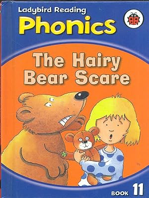 Immagine del venditore per Phonics The Hairy Bear Scare - Book 11 venduto da Librodifaccia