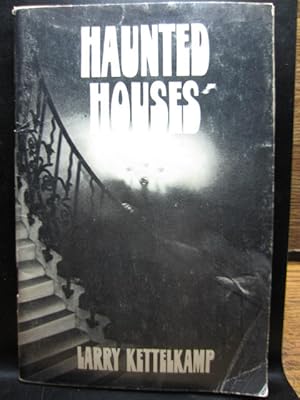 Imagen del vendedor de HAUNTED HOUSES a la venta por The Book Abyss