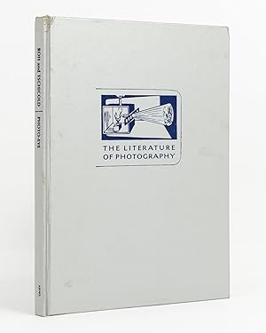 Immagine del venditore per Photo-Eye. 76 Photos of the Period venduto da Michael Treloar Booksellers ANZAAB/ILAB